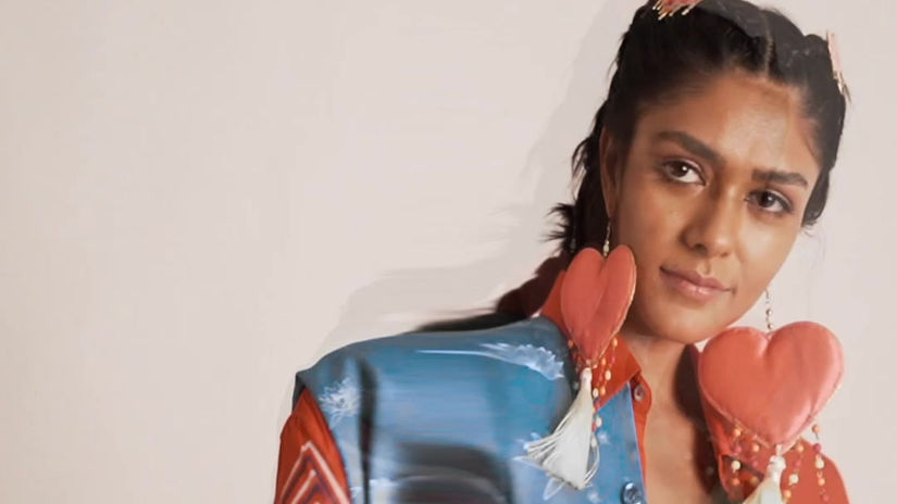 MRUNAL THAKUR CANDY MAG